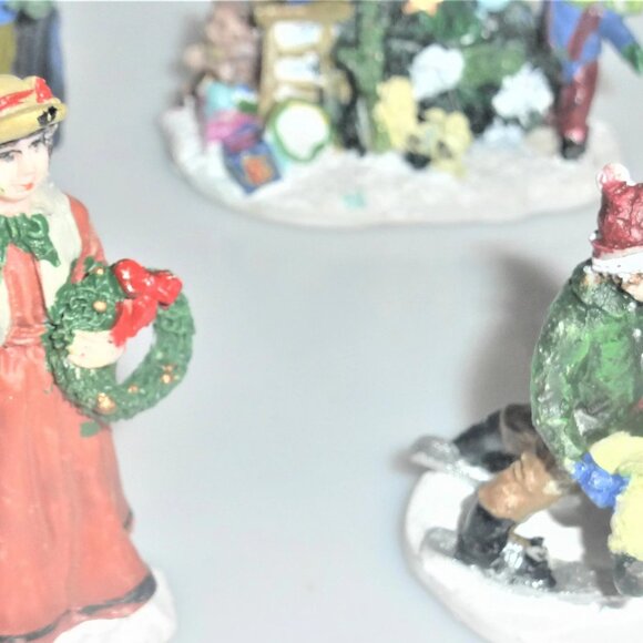 10 Vintage Lot of CHRISTMAS Figures Ice Skating Wreath Present Dancing Basket - Picture 4 of 7